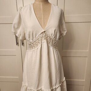 Liberty Love Size Medium White Ruffled Dress bubble sleeve